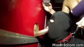 緑の目の商品pissingのための支払い ...