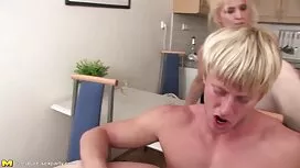非常に非常においしいブロンドは、脂肪のよ ...