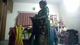 彼のガールフレンドを性交し、彼の友人を撃 ...