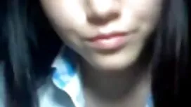 カメラの後ろにセクシーなラテンアメリカ  ...