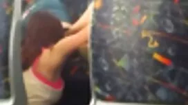 ダイニングルームで私のコックに座る 女の ...
