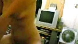 巨乳中出しで乗っている車の中で女の網を揺 ...