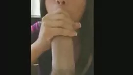 黒い陰茎に苦しんでいるブルネット 女の子 ...