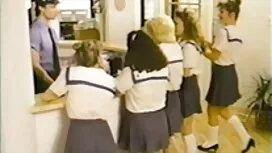 セクシーなビデオの美しいブルネットと巨乳 ...