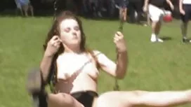 黒い雌犬ショーアップ 女の子 セックス  ...